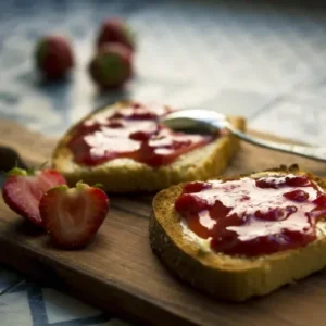 Kako napraviti domaći pekmez od jagoda iz vrta bake Bibe - 02.06.2026.